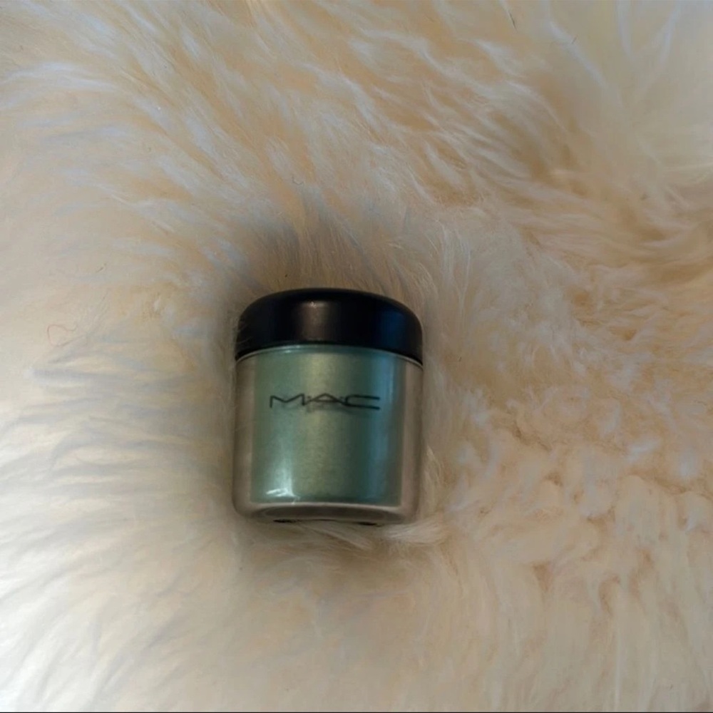 MAC Pigment “Emerald Green”